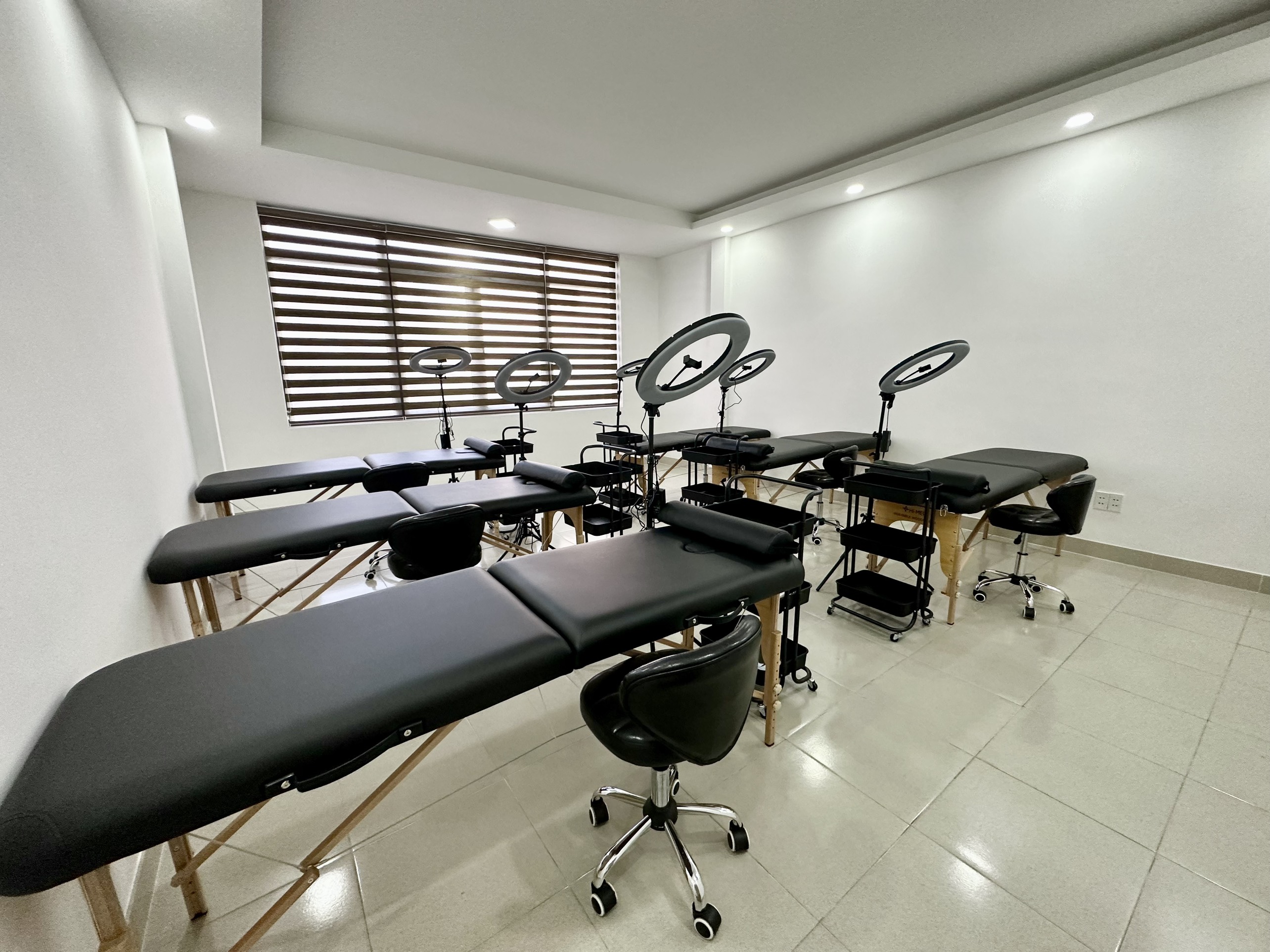 June Beauty Academy