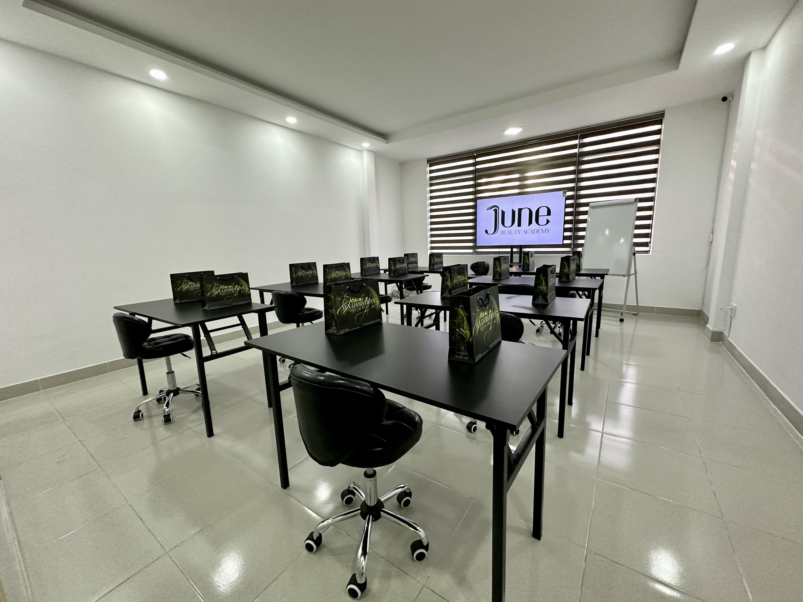 June Beauty Academy